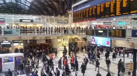 Newsflare Edit - More footage of the long bus queues at Liverpool Street Station