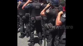 Violent riot breaks out in Buenos Aires after street vendors eviction