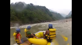 2013 - 4 - Rafting accident in Nepal