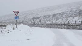 Newsflare Edit - Snow causes treacherous driving conditions in Northern Ireland