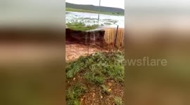 Newsflare Edit - Sinkhole in Northern Cape