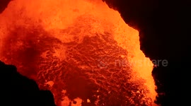 Stunning footage of Masaya volcano erupting