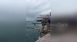 Newsflare Edit - Cliffjumping fail faceplant