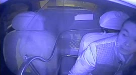 男子持刀抢劫出租车 抢劫过程被全程记录