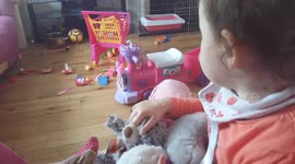 Kitten robs toddler's teddybear