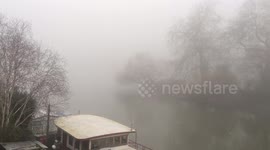 Newsflare Edit - Heavy fog descends on London