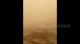 Powerful sandstorm hits northwest China