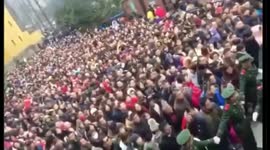 Massive number of tourists visit Jiuhua Mountain to welcome god of wealth