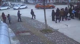 Good samaritans lift car up to rescue trapped passengers