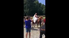 Horse Wedding Fails!!