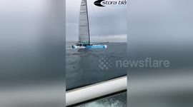 Newsflare Edit - M32 Record Attempt crash Mast sailing fail