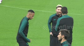 Neymar gets his revenge on Suarez