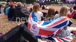 Crowds Watching Rowing In Hyde Park