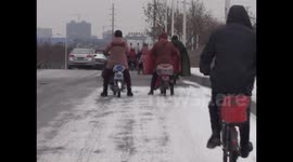 江苏突降大雪交通事故频发