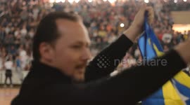 Ado Dulas, Bosnian residing in Austria managed to break 76 Concrete slabs for 20 seconds, and all the time in the hand is holding the egg.