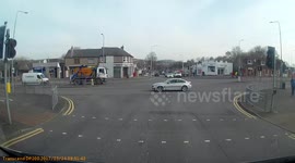 Silly u turn at traffic lights