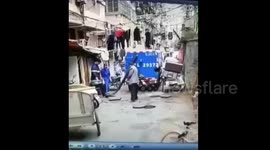 上海：有味道的视频  吸粪车故障管道喷粪