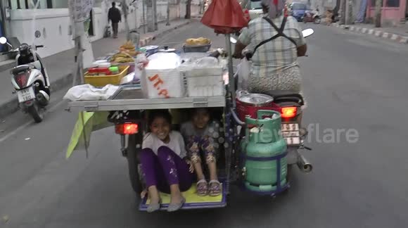 Mobile banana rote street cart transports funny cargo