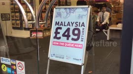 Massive queue outside STA travel