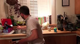 KANGAROO COOKING DISASTER!!!