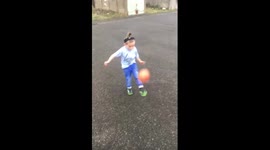 5 year old doing kick ups