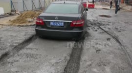 £60-Thousand Mercedes Gets Stuck in Concrete