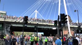 London Marathon 2014 - Crowds on Hungerford Bridge