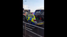 BREAKING NEWSROAD AROUND 27R OF HEATHROW AIRPRPT HAS BEEN CLOSED BY POLICE FOR MAJOR INCIDENT. https://t.co/R7doRxlqpM