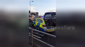 Newsflare Edit - BREAKING NEWSROAD AROUND 27R OF HEATHROW AIRPRPT HAS BEEN CLOSED BY POLICE FOR MAJOR INCIDENT. https://t.co/R7doRxlqpM