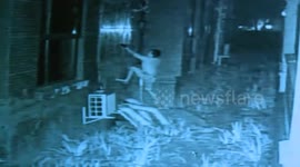 成都 威武！小区保安“激战”蟊贼