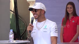 Lewis Hamilton asked by fan which pet dog he prefers