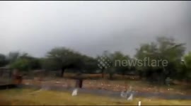 Granizos del tamaño de pelotas d béisbol.