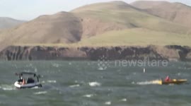 Sinking wake boat! P6041277