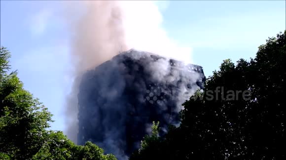 London: Grenfell Tower still burning as six confirmed dead