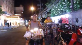 News vendor delivers newspapers using parakeets