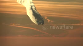 Captain films incredible contrails left by Boeing 787 over Russia