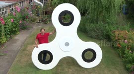 Man builds the 'world's largest' fidget spinner