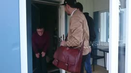 Man surprises his mother after 5 years abroad