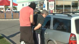 Flagrant - 20,000 euros false discover Satu Mare. Three suspects wanted to buy contraband cigarettes