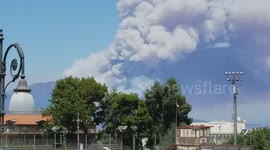 Huge plumes of smoke rise from Mount Vesuvius wildfire