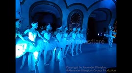 Kremlin ballet performs Swan Lake on the Moscow metro