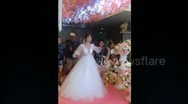 贵州贵阳:为给新郎惊喜,她婚礼上跳街舞