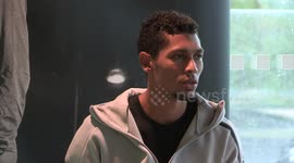 Van Niekerk happy to be dubbed new Usain Bolt