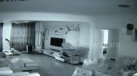 新疆精河;地震发生时 监控全记录