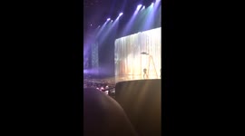 Magician defies gravity