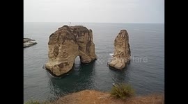 Líbano. Lebanon. Beirut. Views sea, Pigeon rocks and boat. 2016 Vistas mar rocas. 2016