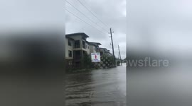 Newsflare Edit - Barker Cypress just south of I-10. Evacuated apt residents on upper floors. @abc13houston #harvey https://t.co/rKfdyI6tT5