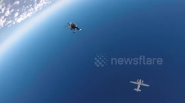 90-year-old Grandad goes skydiving for the first time