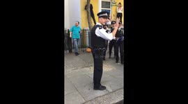 Dancing Police Officer - Notting Hill Carnival 2017 - Official Long Version