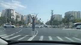 Once Upon a Traffic Light - Street performance